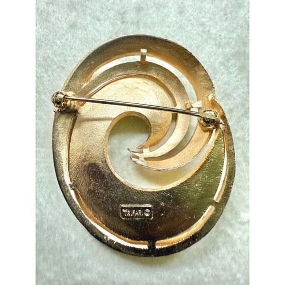 Gold-Tone Swirl Spiral Brooch Pin By Trifari - Picture 2 of 3
